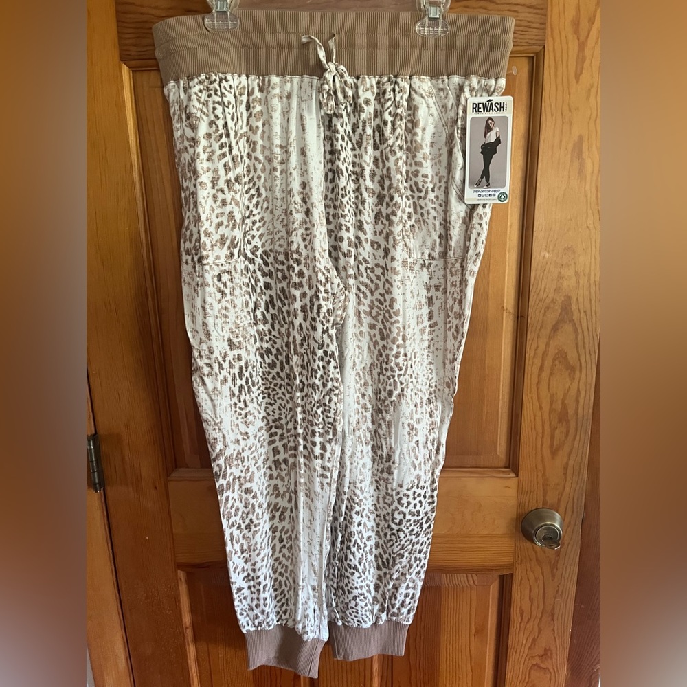 Neutral cheetah print joggers